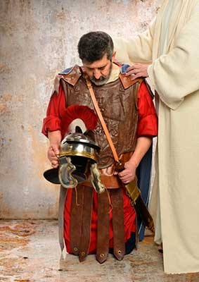 Jesus praying for kneeling Roman soldier